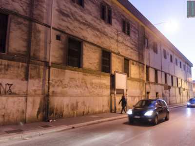 L'ex Ferrhotel in via Caduti di via Fani, occupato dal 2009 da alcuni rifugiati somali